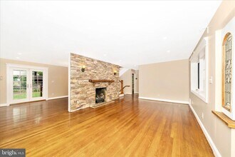 1925 Pagebrook Rd in Silver Spring, MD - Building Photo - Building Photo