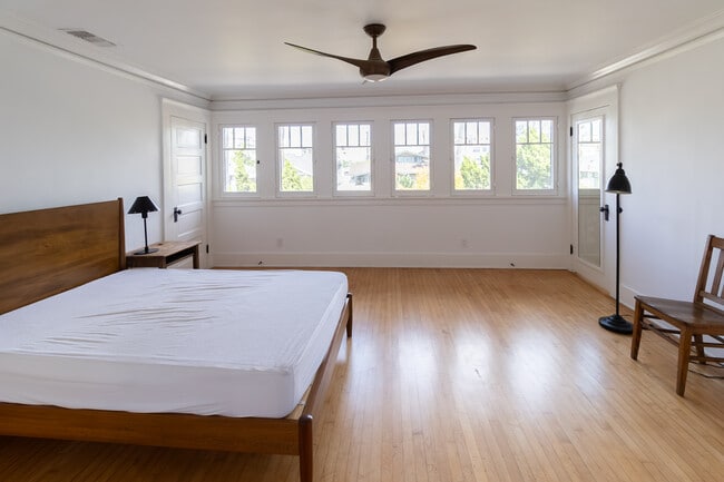 property at 229 S Ardmore Ave