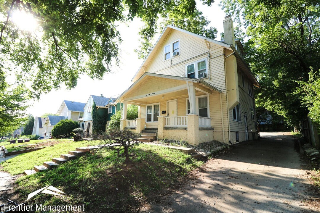 1719 Laramie St in Manhattan, KS - Building Photo