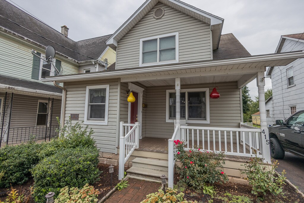 415 W 1st St in Bloomsburg, PA - Foto de edificio