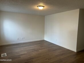 6780 Peppermint Dr in Reno, NV - Building Photo - Building Photo