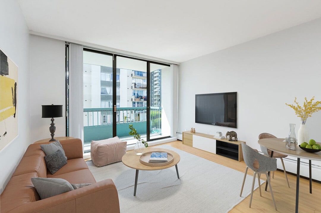 2324 W 1st Ave in Vancouver, BC - Building Photo