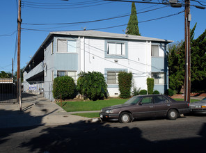 817 N Inglewood Ave in Inglewood, CA - Building Photo - Building Photo