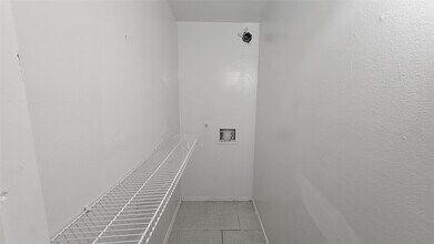 3015 Greenridge Dr in Houston, TX - Building Photo - Building Photo