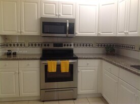 16246 Laurel Dr in Weston, FL - Building Photo