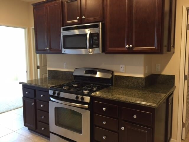 11130 Taloncrest Way, Unit 17 in San Diego, CA - Building Photo - Building Photo