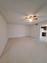 4864 E University Ave in Fresno, CA - Building Photo - Building Photo