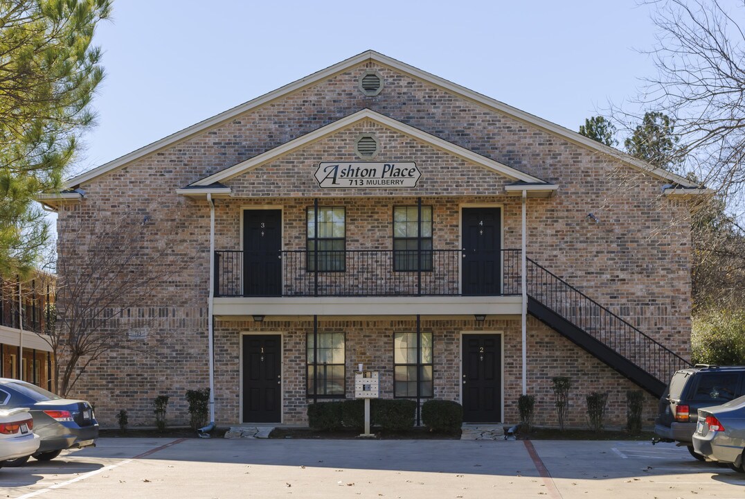 Ashton Place in Denton, TX - Foto de edificio