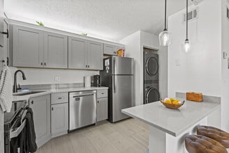603 Sea Pine Way in Greenacres, FL - Building Photo - Building Photo