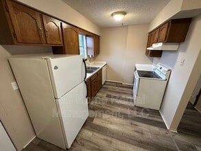 426 Castle Dr in Bonner Springs, KS - Building Photo - Building Photo