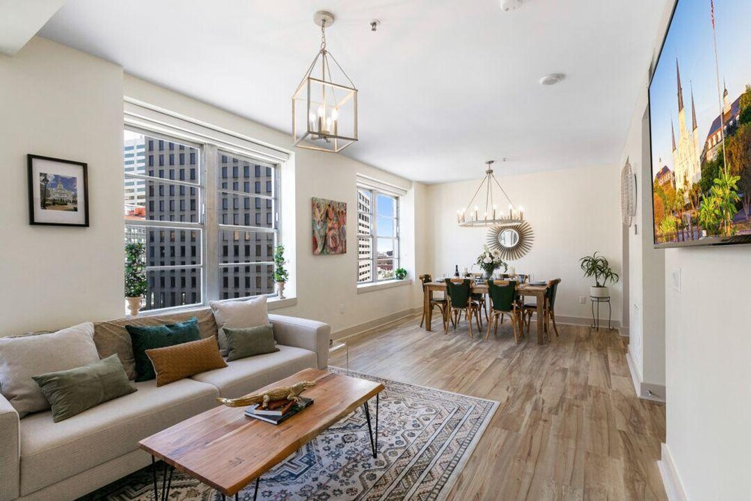 1111 Tulane Ave in New Orleans, LA - Building Photo
