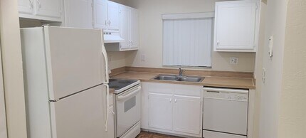 2985 Riverside Dr, Unit 206 in Coral Springs, FL - Building Photo - Building Photo