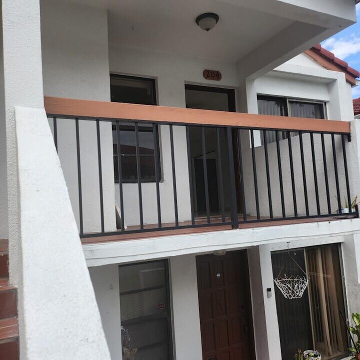 7500 SW 153rd Ct in Miami, FL - Building Photo