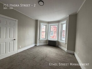 711 Itaska St in Bethlehem, PA - Building Photo - Building Photo