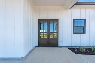 519 Chuckwagon Trail in Angleton, TX - Building Photo - Building Photo