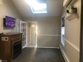 29 Manito Ave in Parsippany Troy Hills, NJ - Building Photo - Building Photo