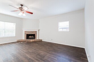 6107 John Chisum Ln in Austin, TX - Building Photo - Building Photo