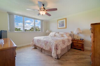 820 S Hollybrook Dr in Pembroke Pines, FL - Building Photo - Building Photo