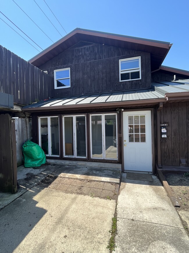 property at 485 W Perry St