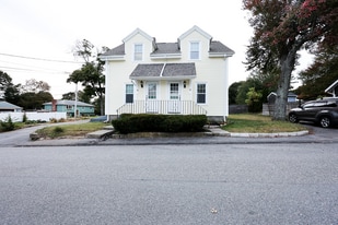 32 Sheppard Ave in Braintree, MA - Building Photo