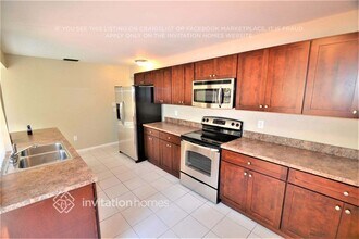 13517 SW 108th St Cir in Miami, FL - Building Photo - Building Photo