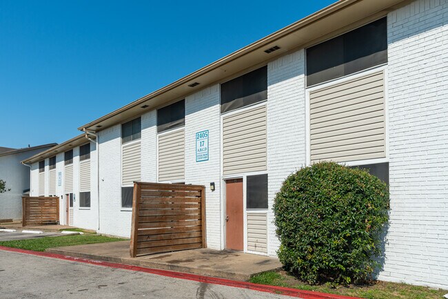 Park Row Apartments in Arlington, TX - Foto de edificio - Building Photo