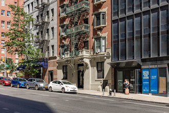 231 Lexington Ave in New York, NY - Building Photo - Building Photo