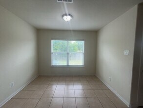 10009 Iron Ridge Dr in Fort Worth, TX - Building Photo - Building Photo