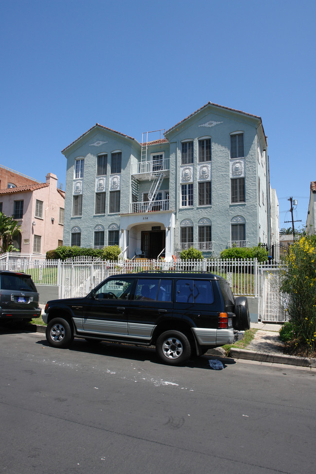 238 S Berendo St in Los Angeles, CA - Building Photo - Building Photo