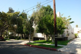 Raleigh Court Apartments in Glendale, CA - Building Photo - Building Photo