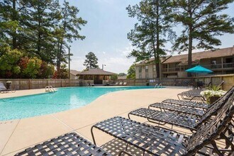 Windtree Apartment Homes in Fayetteville, NC - Building Photo - Building Photo