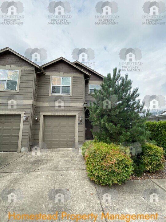 423-425-425 S Main St in Mt Angel, OR - Building Photo