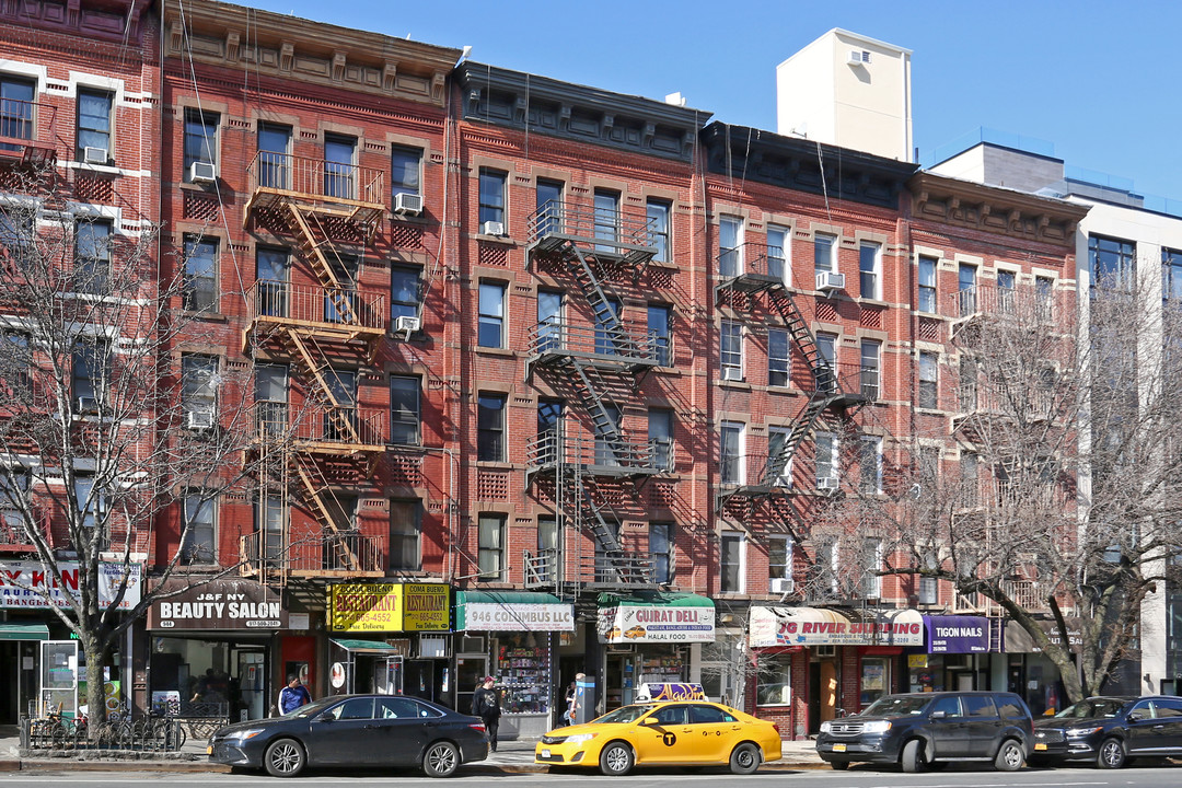 946 Columbus Ave in New York, NY - Foto de edificio