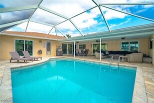 3510 SE 19th Pl in Cape Coral, FL - Building Photo