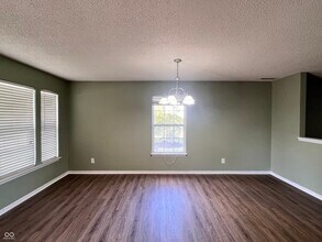 10400 Hickory Hill Dr in Indianapolis, IN - Building Photo - Building Photo