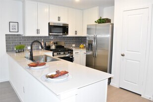 482 Southern Magnolia Wy in Magnolia, TX - Building Photo