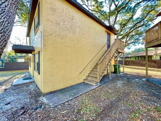 3826 Lakeshore Dr in Tampa, FL - Foto de edificio - Building Photo