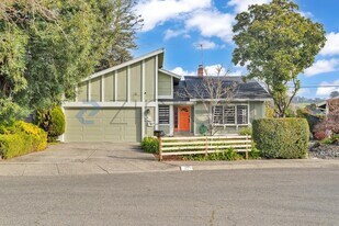 25 Leslie Ct in Novato, CA - Building Photo