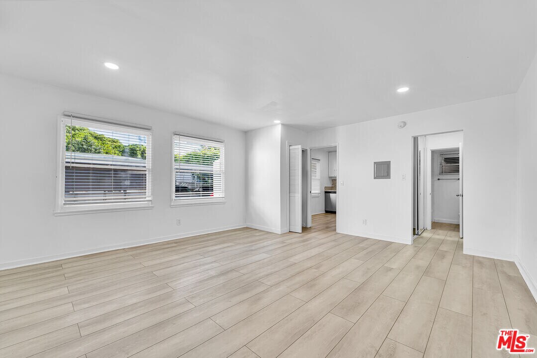 926 N Spaulding Ave in West Hollywood, CA - Foto de edificio