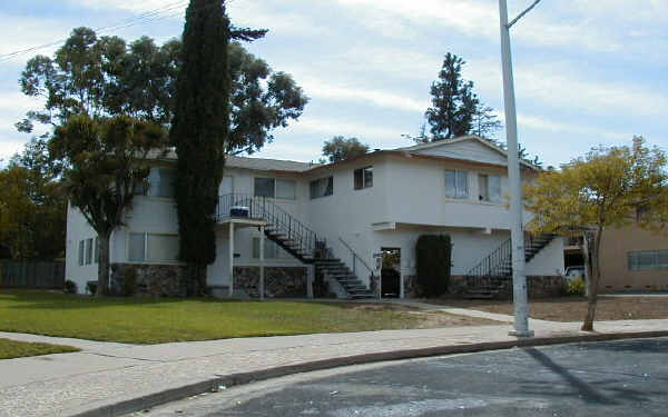 7860 Driftwood Ter in Gilroy, CA - Foto de edificio - Building Photo