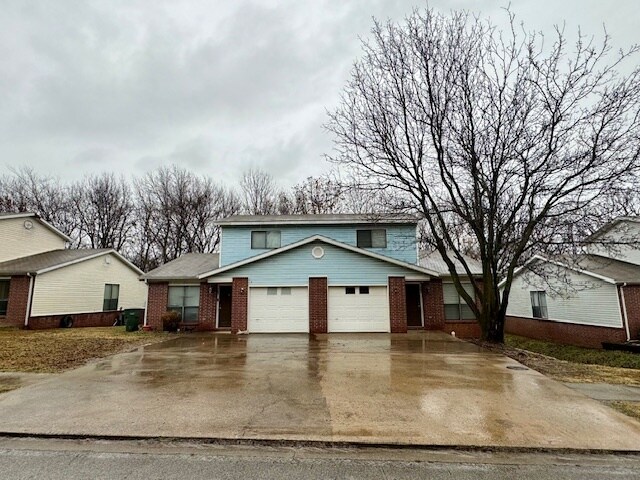911 S Green Point Trce in Fayetteville, AR - Building Photo