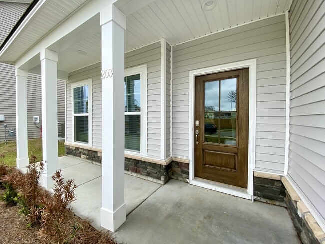 203 Danner Dr in Okatie, SC - Building Photo - Building Photo
