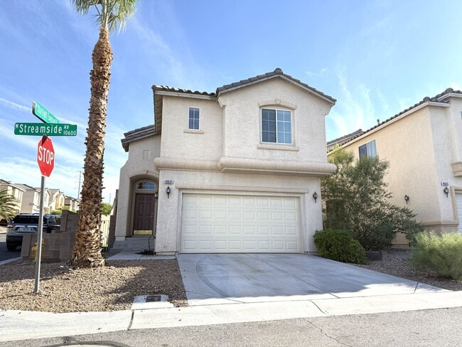 10631 Streamside Ave in Las Vegas, NV - Building Photo - Building Photo