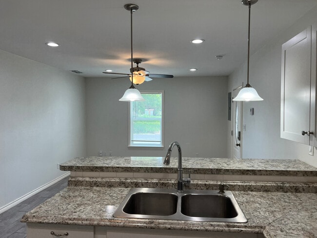301 W Carter St, Unit C