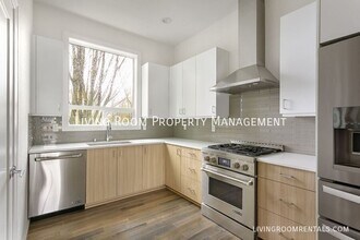 314 N Ivy St in Portland, OR - Building Photo - Building Photo