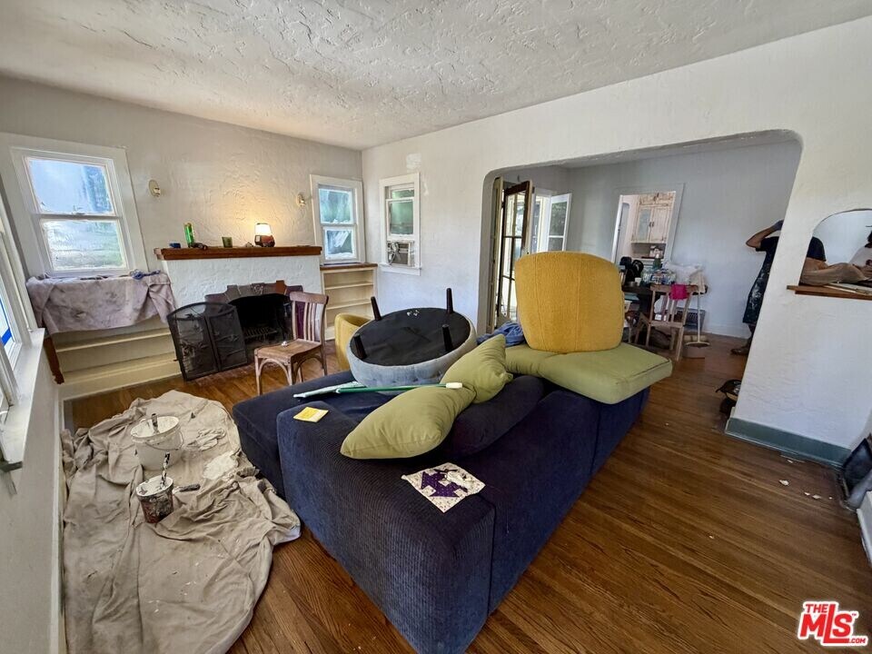 14119 Erwin St in Los Angeles, CA - Building Photo