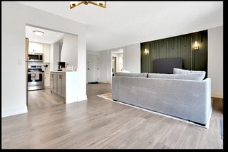 10 N Wood Ave, Unit 218 in Linden, NJ - Foto de edificio - Building Photo