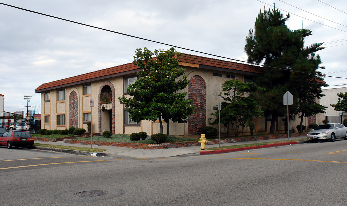 11813 Acacia (55+ Senior Community) in Hawthorne, CA - Building Photo