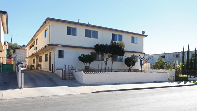 2682 Sichel St in Los Angeles, CA - Foto de edificio - Building Photo