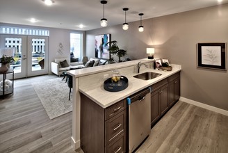 The Residences at Alex Park in Rochester, NY - Foto de edificio - Building Photo